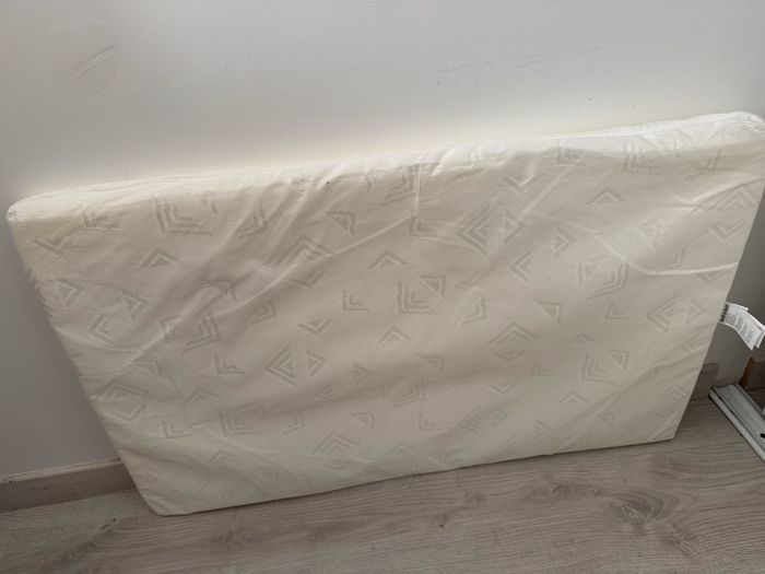 Berceau de voyage + matelas blanc - photo numéro 4