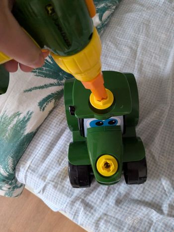 Tracteur dévissable et sa visseuse-devisseuse