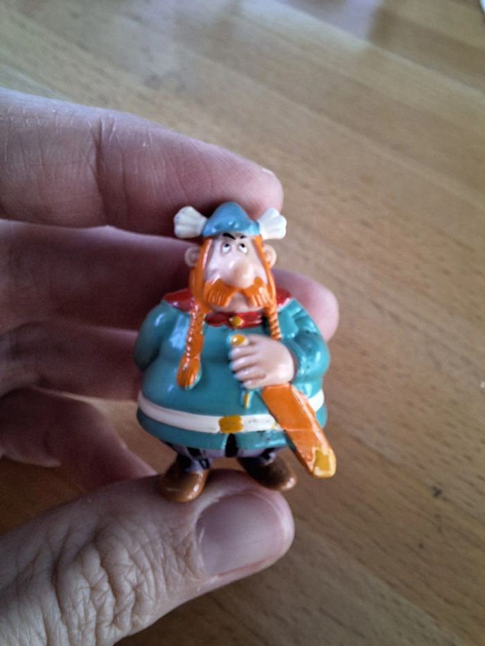 Figurine Kinder surprise Abraracourcix 08 - Astérix chez les indiens 1997 - photo numéro 2