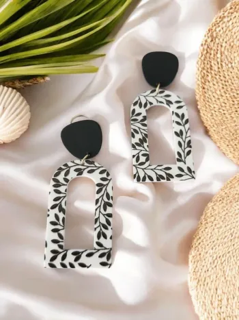 Boucles d'oreilles pendantes - noir et blanc - tendance bohème chic 🌙