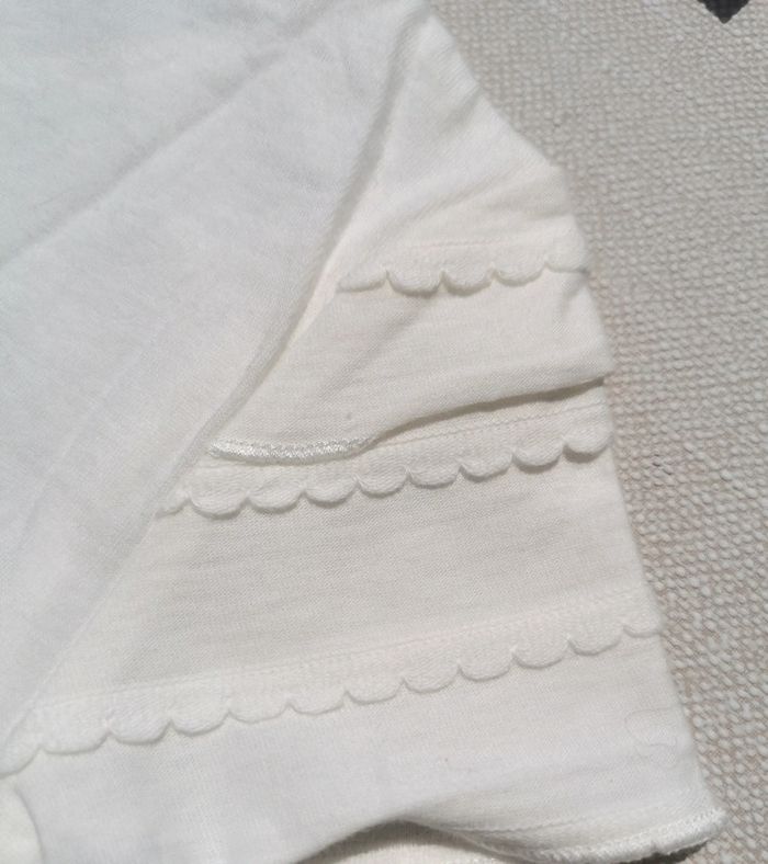 🌼Tee-shirt NEUF 3 Pommes 2/3 ans – doré, poétique et manches festonnées neuf étiqueté🇫🇷 - photo numéro 6