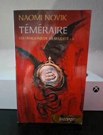 Livre de poche "téméraire" de Naomi Novik