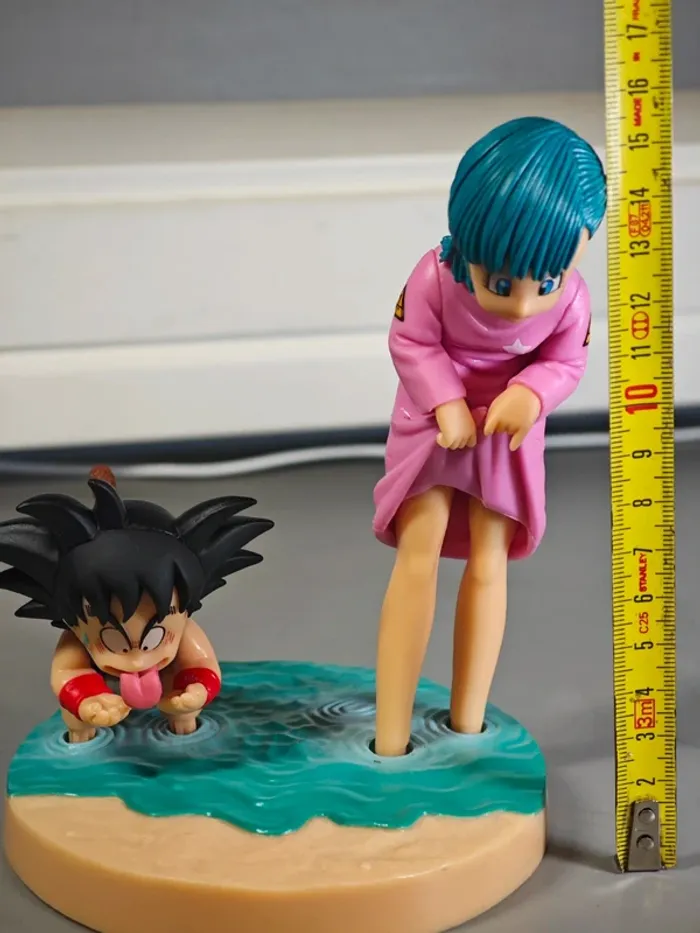 Figurine Dragon Ball : Goku & Bulma baignade 15cm neuve sans boîte - photo numéro 8