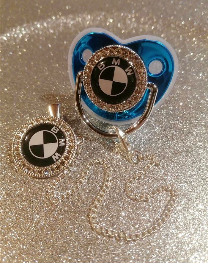 Tétine bleu BMW - photo numéro 2