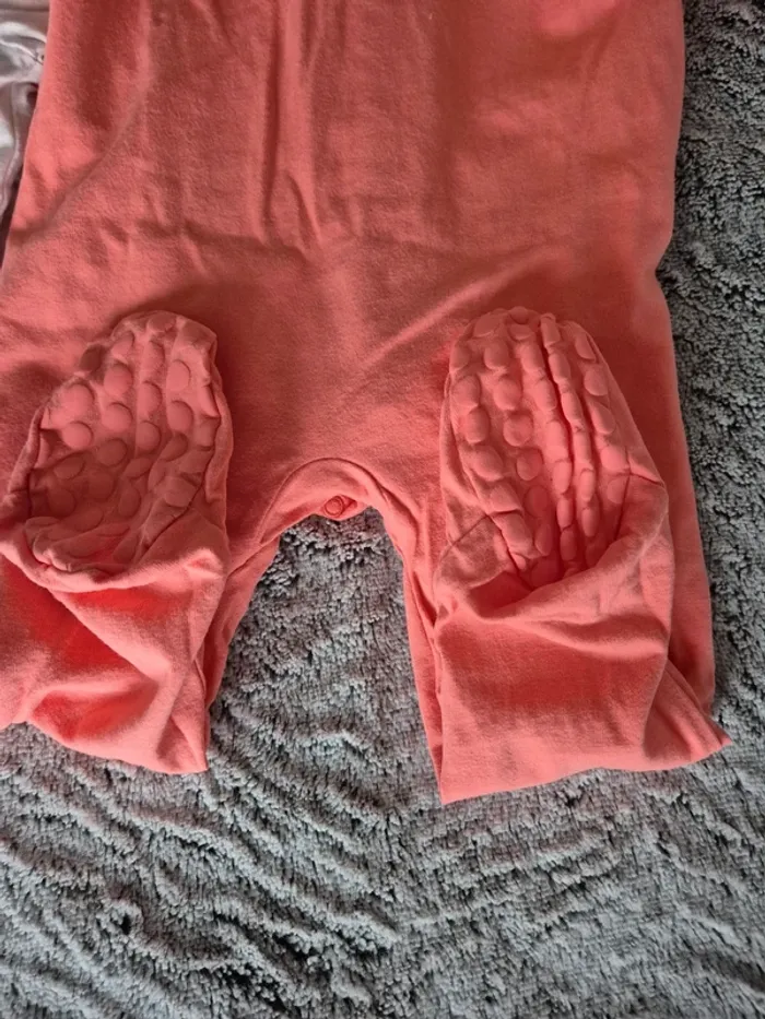 2 pyjamas filles 12 mois - photo numéro 7