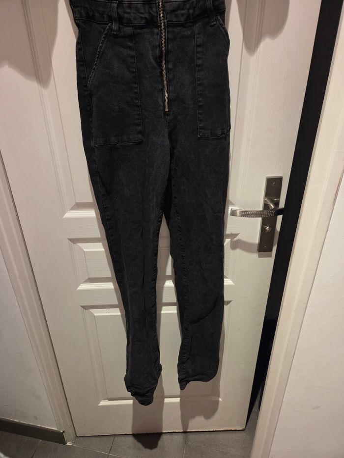 Combinaison en jean noir pret du corps stretch - photo numéro 5