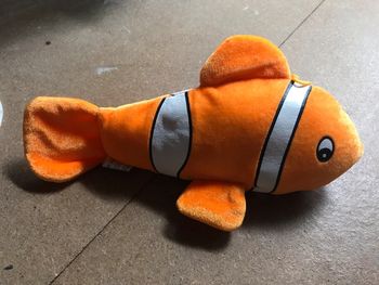 Peluche poisson orange