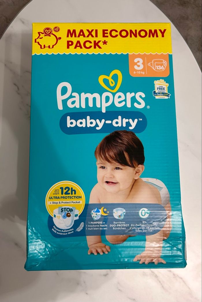 Pampers baby-dry taille 3 NEUF 136 couches babydry