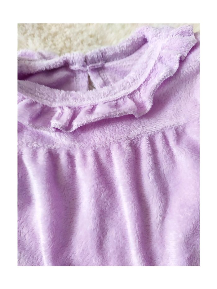 Pyjama bébé 3-6 mois en velours mauve col volanté - photo numéro 3