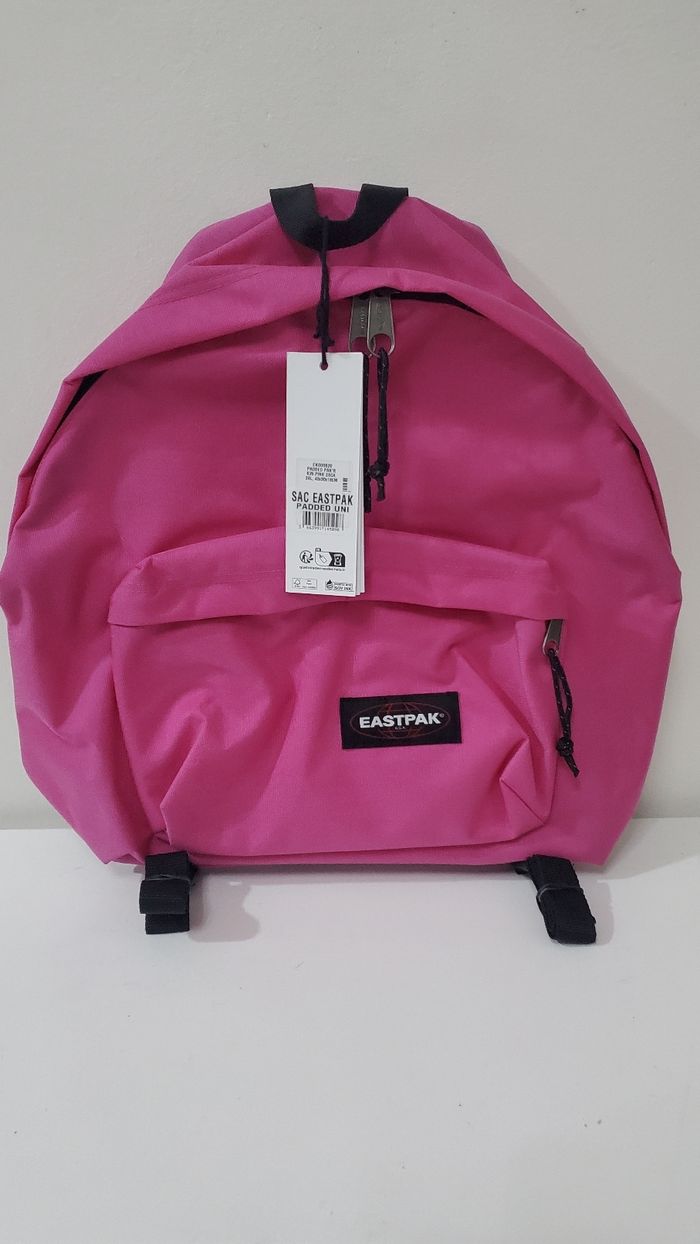 Sac à Dos EASTPAK 24L Neuf.