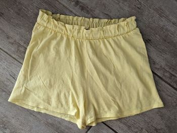 Short jaune 14 ans
