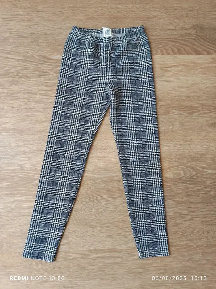 Magnifique legging a carreaux shein taille 10 ans