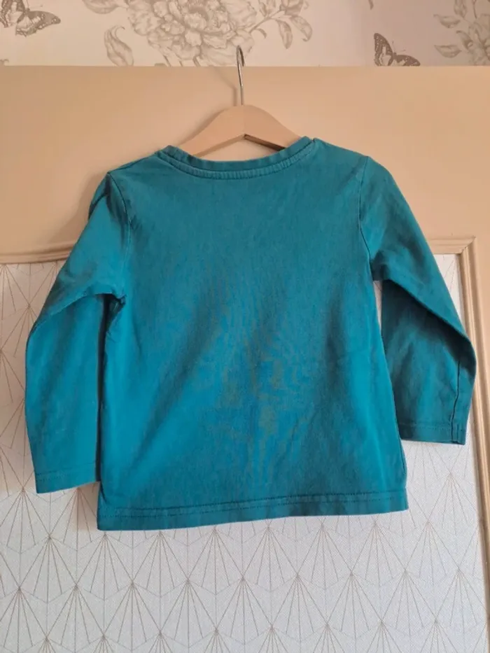 T-shirt garçon 4 ans bleu ML dessin craquelé kiabi tbe - photo numéro 3