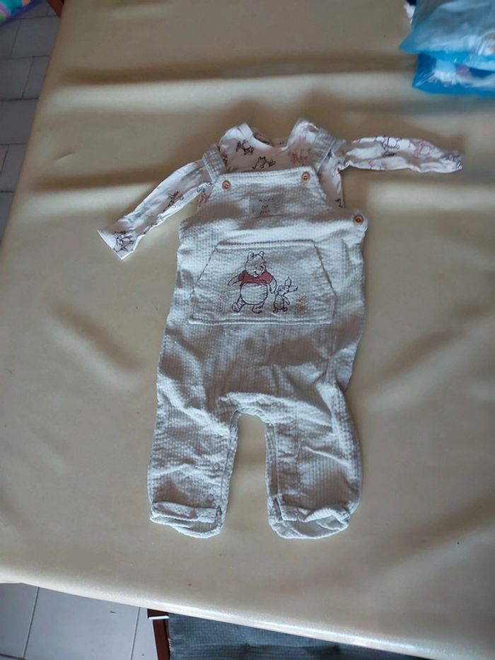 Ensemble winnie l'ourson 6-9 mois (74cms)
