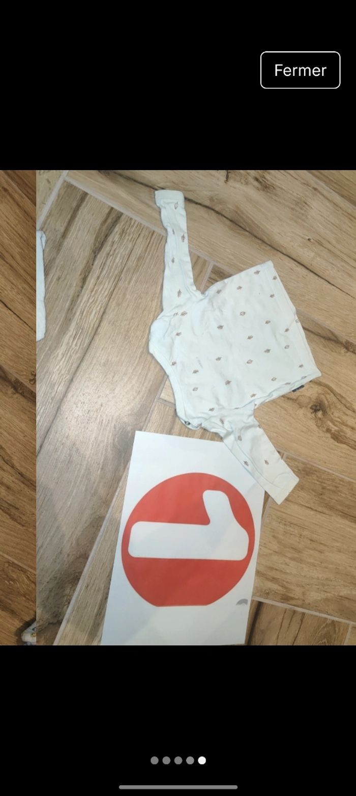 Lot pull ouverture dos et t-shirt manches longues 
Bon état 
Couleur beige - photo numéro 5