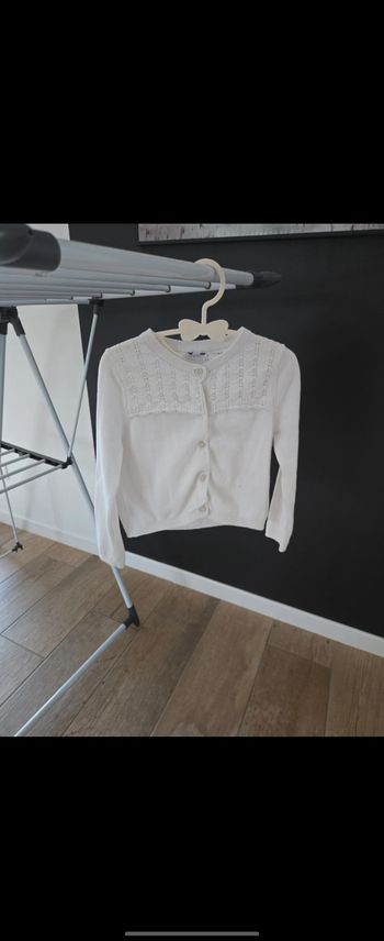 Gillet dentelle 4 ans