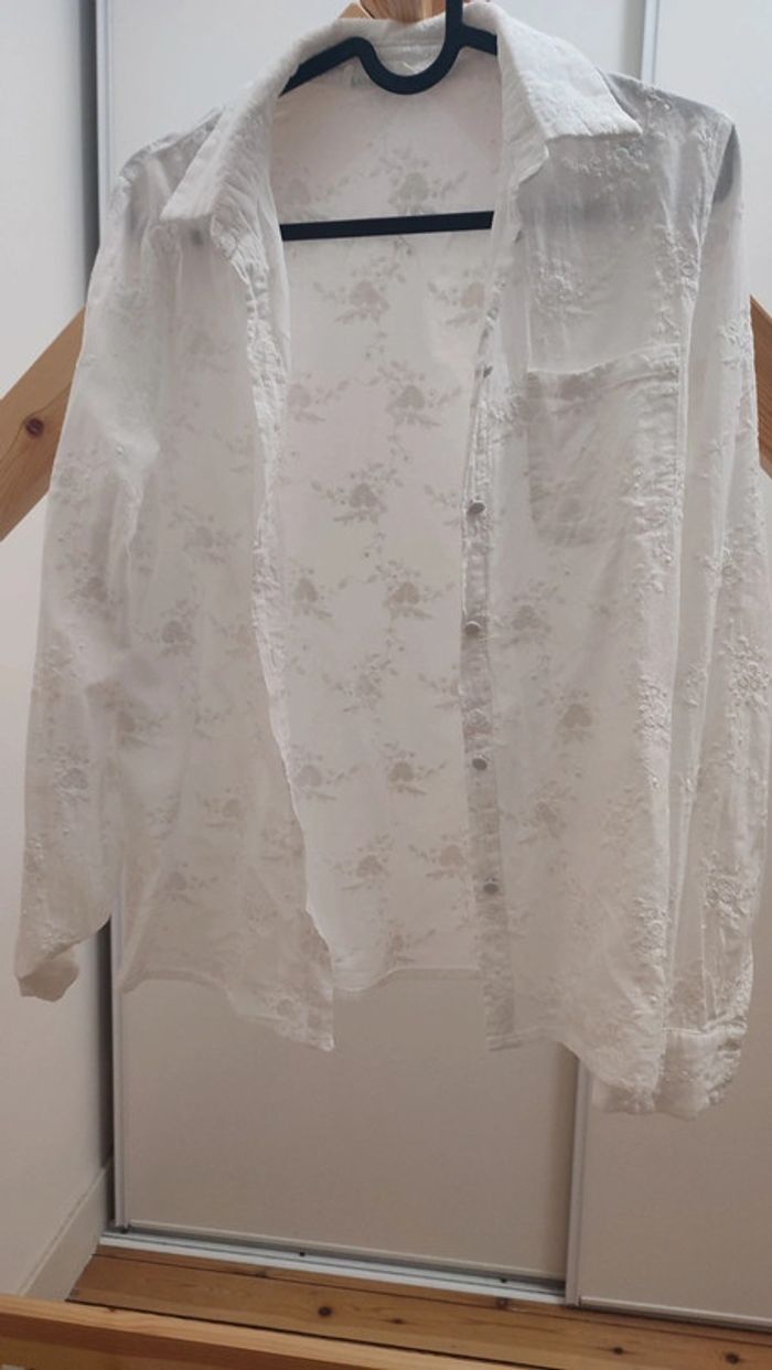 Chemise blanche à motifs brodés easy clothes