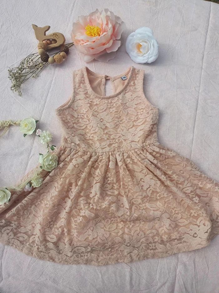 Robe dentelle