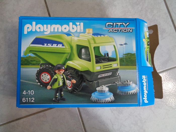 Agent avec balayeuse de voirie city action playmobil 6112