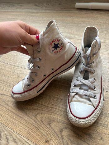 Converses blanche