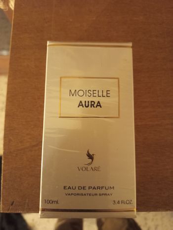 Parfum moiselle aura b'y volaré 