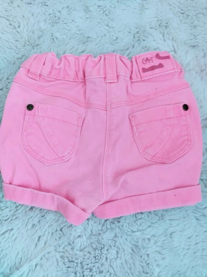 Short en jean taille 18 mois - photo numéro 2