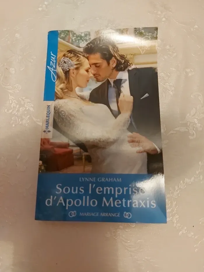 Livre Harlequin Sous l'emprise d'Apollon Metraxis