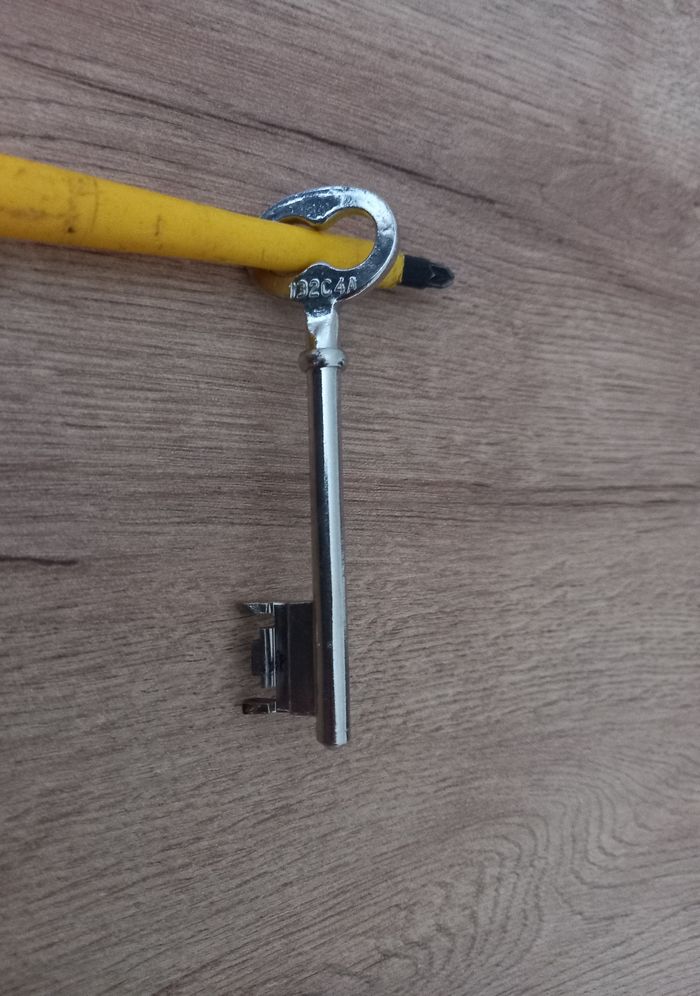 Clé en métal 9,6 cm / 132C4A " - photo numéro 4