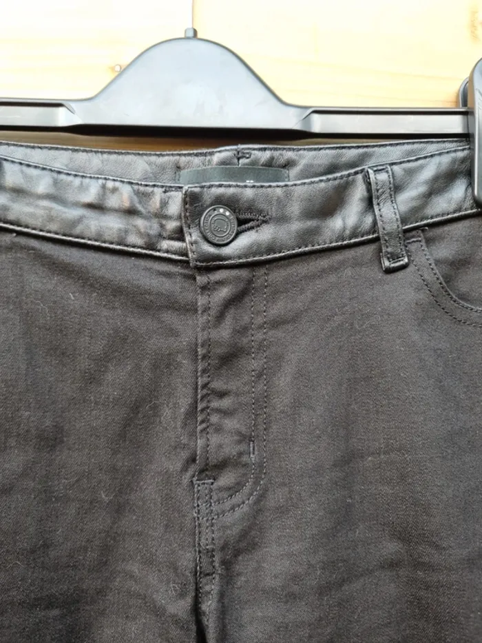 Jean noir Slim  the kooples taille 38 - photo numéro 2