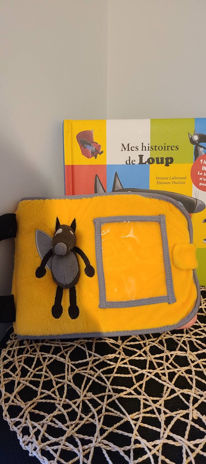 Livres p’tit loup et album Mes histoires de loup Livre photo personnalisable "le loup" - photo numéro 2