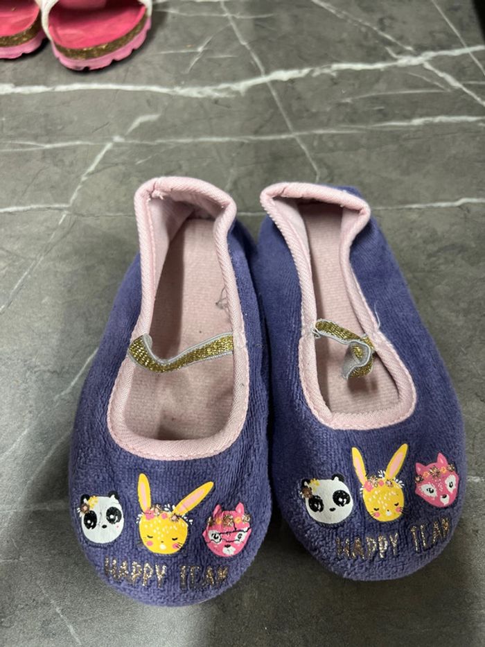 Pantoufles taille 25