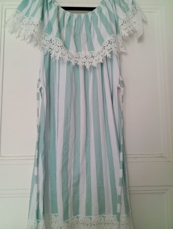Robe épaules nues