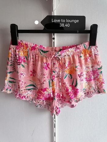 Short été fleuri viscose 38.40 comme neuf