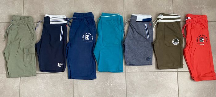 Lot OKAIDI shorts & t-shirts taille 10 ans - photo numéro 5