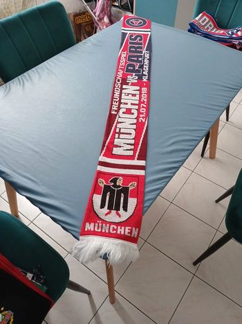Écharpe foot match Bayern Munich psg paris saint Germain 2018