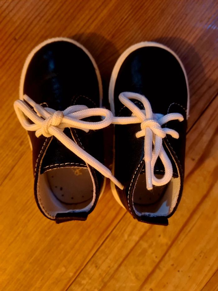 Bottines en cuir noir pour bebe fille ou garçon - photo numéro 2