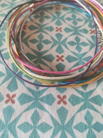 10 Liens de collier multicolores