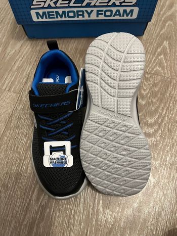 Baskets Skechers garçon, taille 28 Neuf 