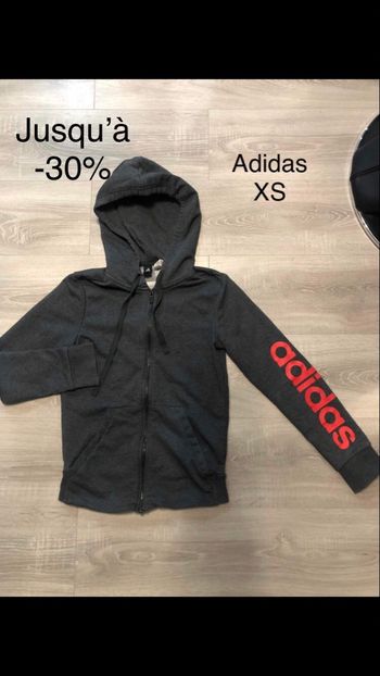 Veste zip fermeture adidas masque grise rouge cordon haut jeune intemporelle qualité