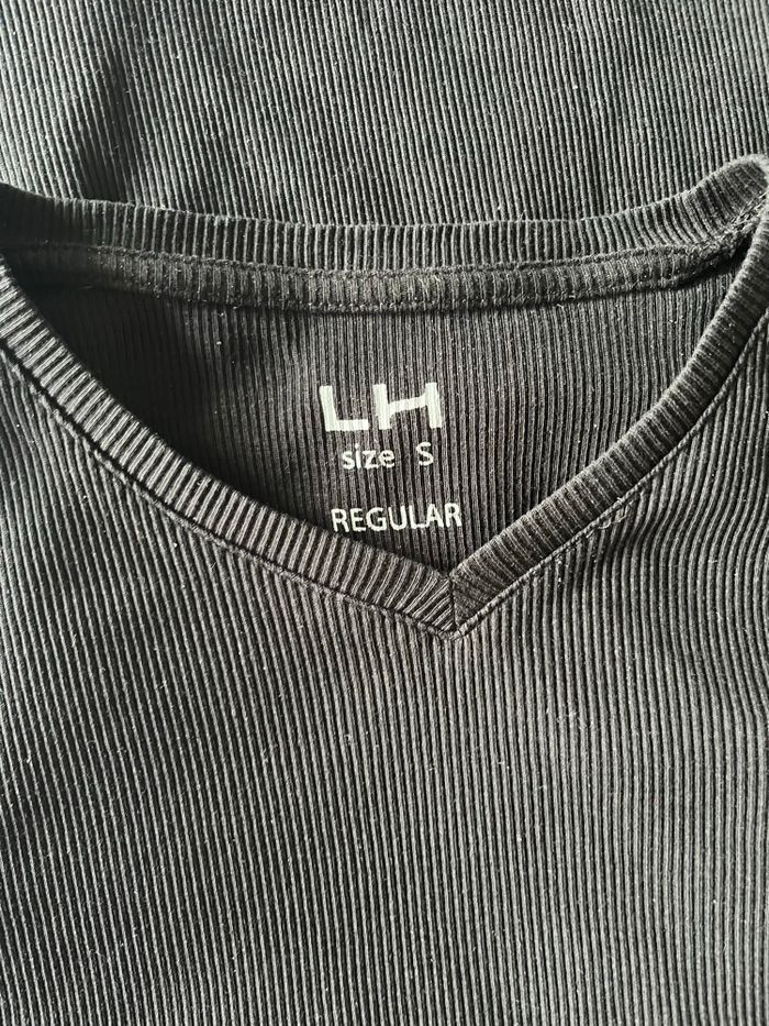 Tee-shirt noir LH - photo numéro 3