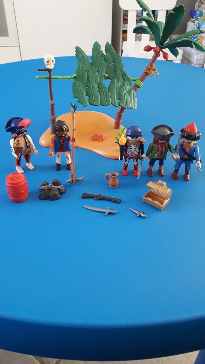 Île déserte playmobil avec pirates - photo numéro 3
