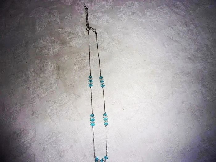 Joli collier avec perles turquoise