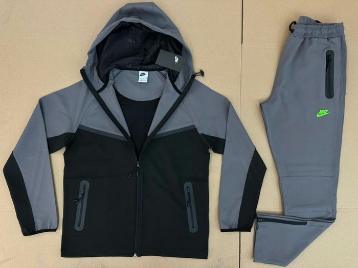 Nike tech - photo numéro 6