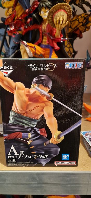 Figurine one piece zoro