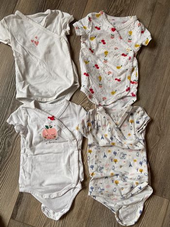 Lot bodies naissance