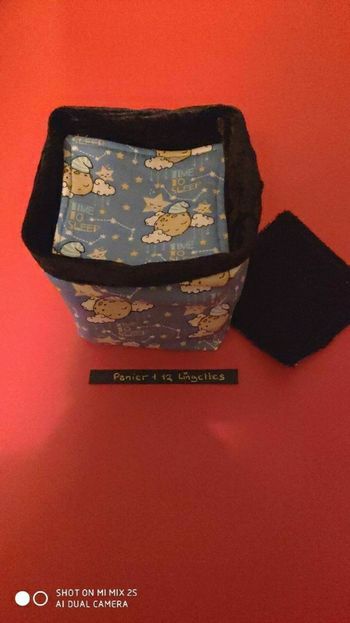 12 lingettes lavables et son panier, neuf..