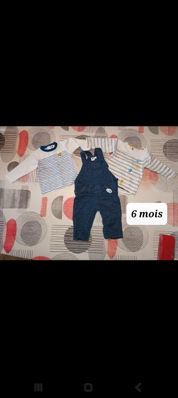 Tenue ensemble salopette Taille 6 mois