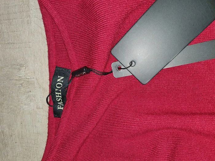 robe pull neuve a donner sur demande avec tout achat - photo numéro 5