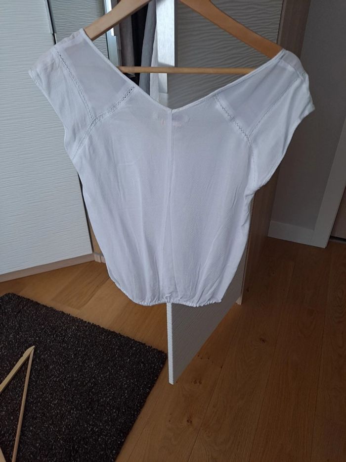 Haut blanc - photo numéro 6