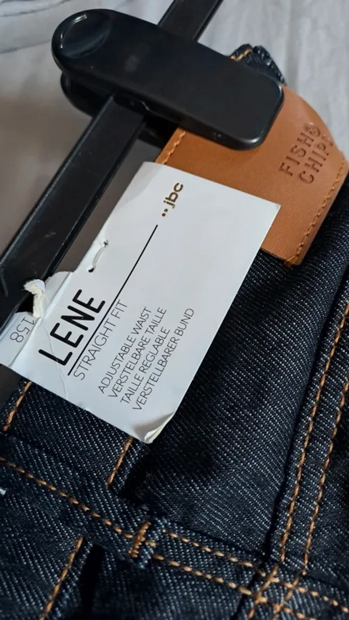 Jeans très foncé taille 158 cm - photo numéro 3